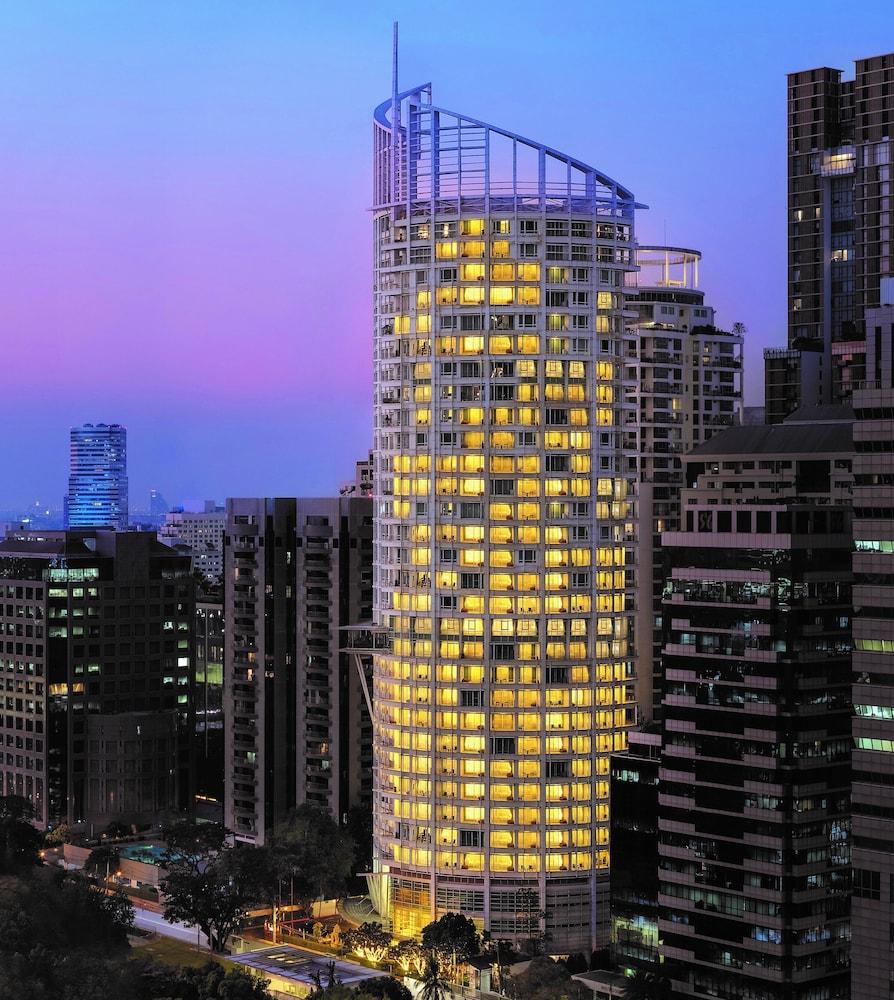 Dusit Suites Hotel Ratchadamri, Bangkok Zewnętrze zdjęcie The building at night