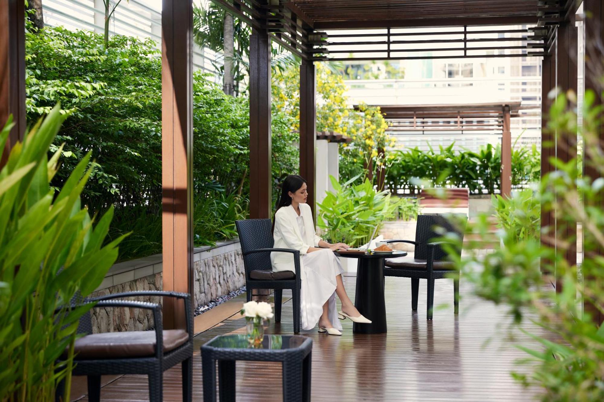 Dusit Suites Hotel Ratchadamri, Bangkok Zewnętrze zdjęcie The Club at The Landmark, Bangkok