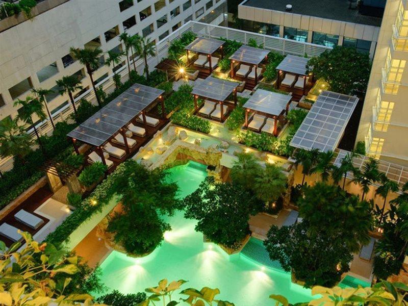 Dusit Suites Hotel Ratchadamri, Bangkok Zewnętrze zdjęcie The interior courtyard of the hotel