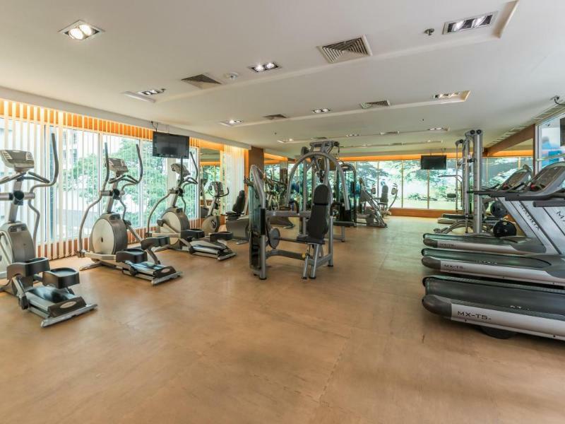 Dusit Suites Hotel Ratchadamri, Bangkok Zewnętrze zdjęcie The gym at the hotel