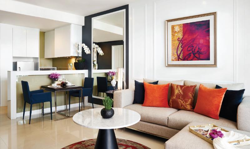 Dusit Suites Hotel Ratchadamri, Bangkok Zewnętrze zdjęcie A living room in a typical apartment